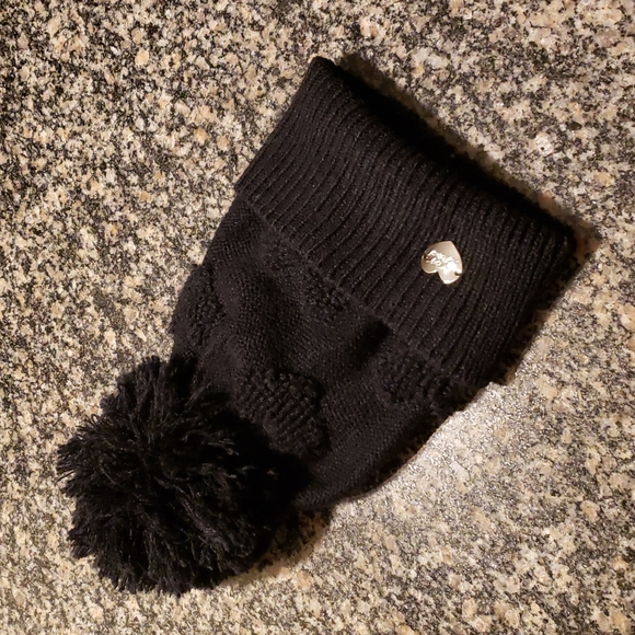 Betsey Johnson Accessories - Betsey Johnson Winter Hat